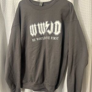 Gildan Men's Gray Crewneck Sweater